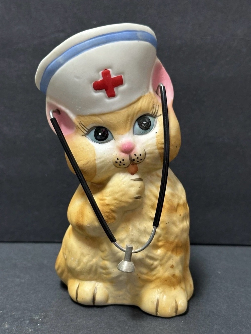 Vintage Yellow Ceramic Nurse Cat Figurine Coin Bank Décor